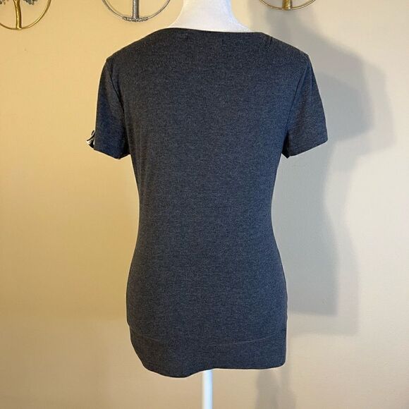 Patty Boutik Gray Tee w V Neck and Decorative Buttons Size Small - Picture 4 of 8